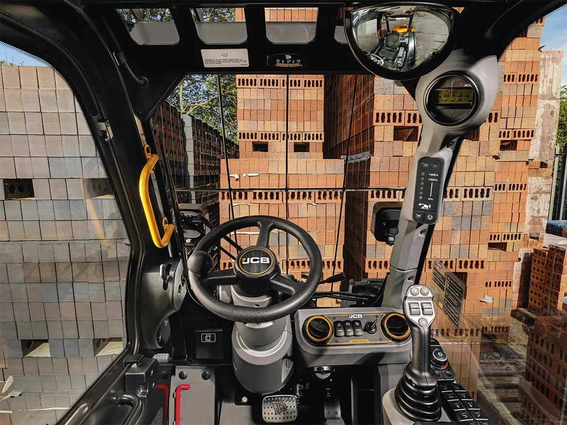 A_TLT_35-26D_CONSTRUCTION_4X4_6.jpg